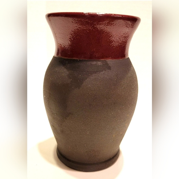 Boot Hill Pottery 6" Vase- Moose& Holly Motif- Matte& Glazed Finish - Picture 4 of 7